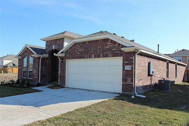 Building Photo - 2119 Mateo Park Dr