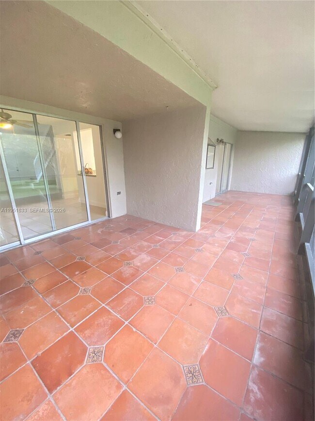 Building Photo - 654 Woodgate Cir