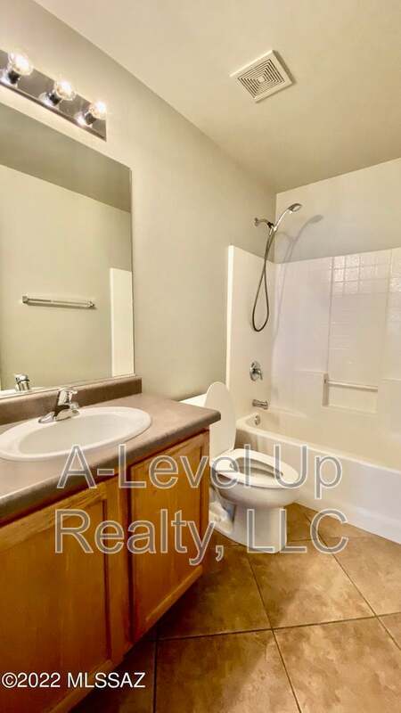 Building Photo - 721 W Flaming Arrow Dr