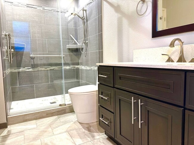 Building Photo - Virginia Hills-3 Bedroom, 2 Bath, Townhome with Garage and Pool