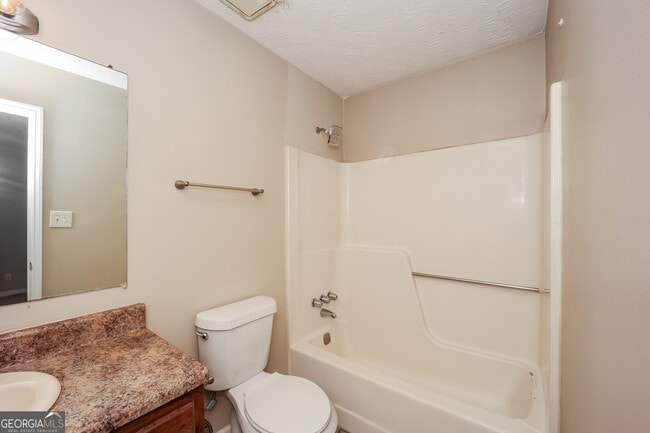 Building Photo - 284 Independence Dr