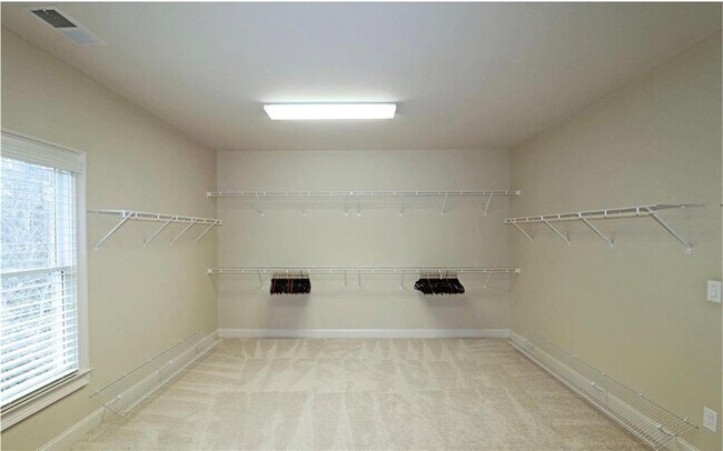 Building Photo - 6552 Long Acres Dr