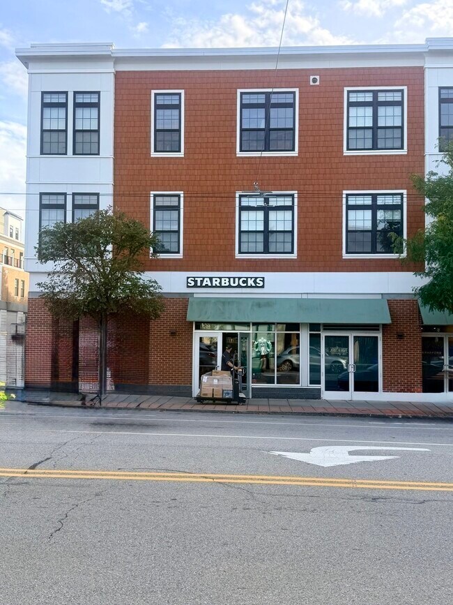 Building Photo - 125 Trapelo Rd