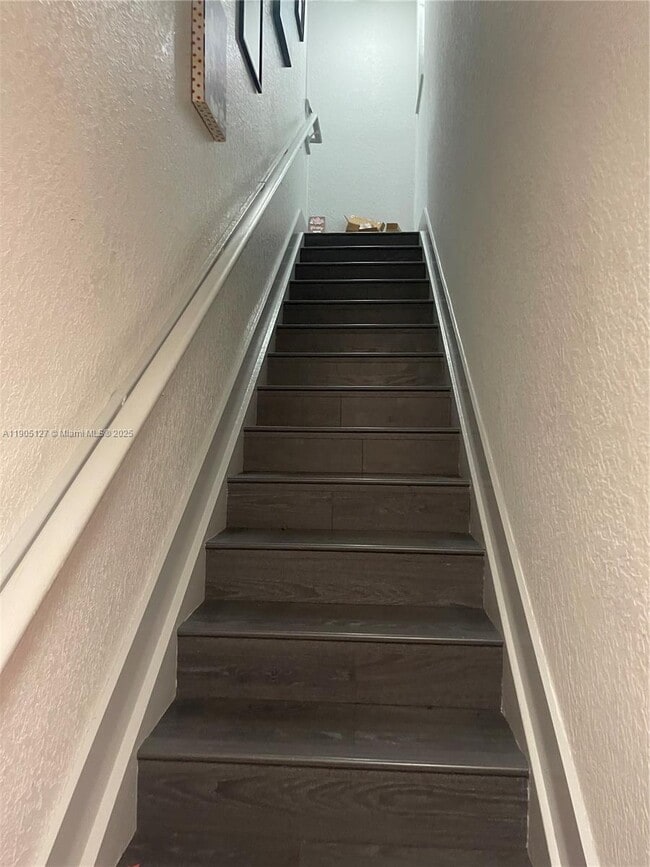 Building Photo - 2541 Centergate Dr