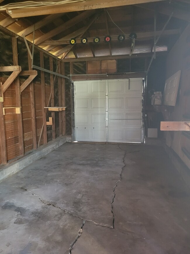 Building Photo - 3506 S Jamestown Ave