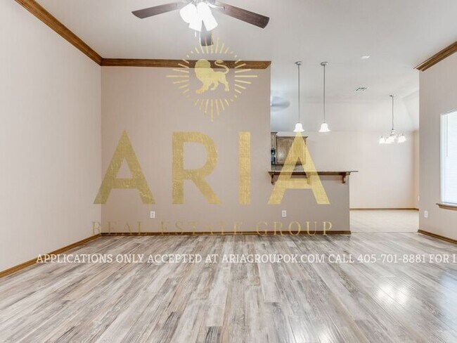 Building Photo - BEAUTIFUL 3 BED/2 BATH HOME IN ROYAL OAKS!...