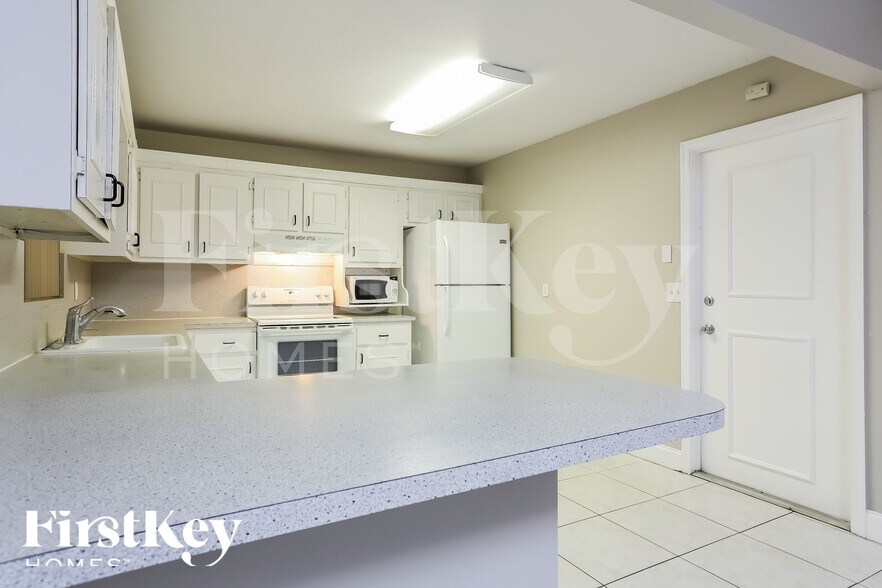 Building Photo - 3166 NW 69th Ct