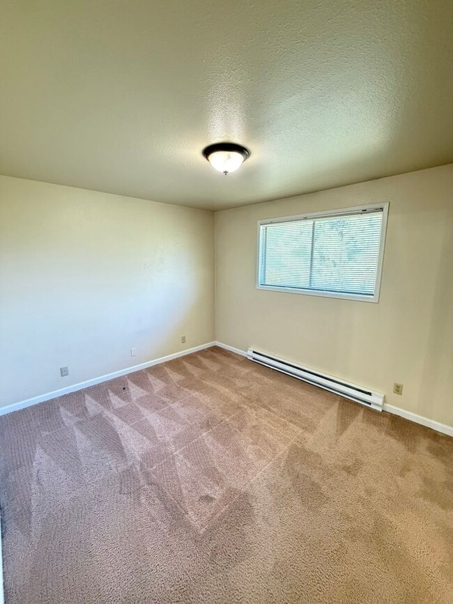 Building Photo - Recently Remodeled Two Bedroom Apartment With Canal Views and Private Balcony!
