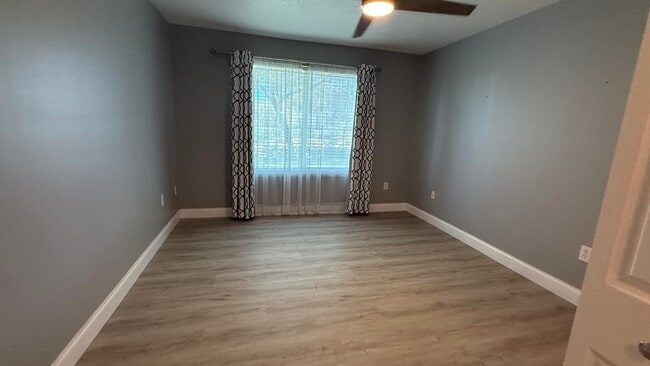 Building Photo - 208 Villa Cir