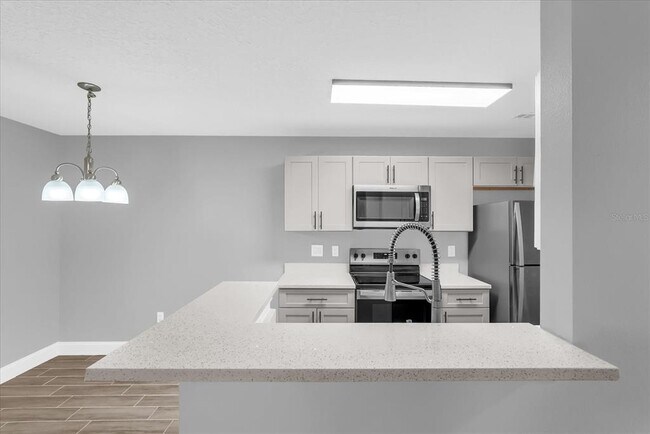 Building Photo - 2533 Grassy Point Dr