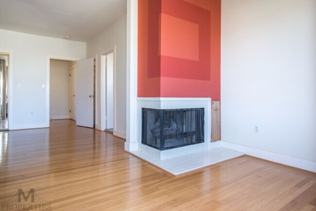 Building Photo - Eureka Valley/Castro 4 Bed + Bonus Room, 3 Bath, 2 Car Garage, City & Valley Views