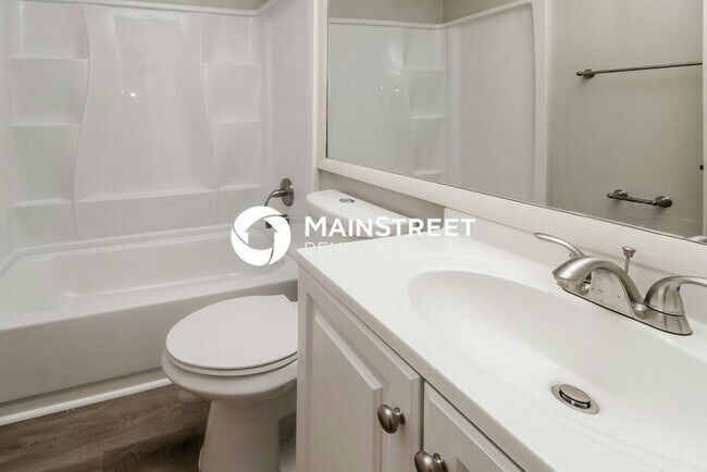 Building Photo - 3 Bedroom Pet-Friendly Home in APOPKA, FL with Main Street Renewal