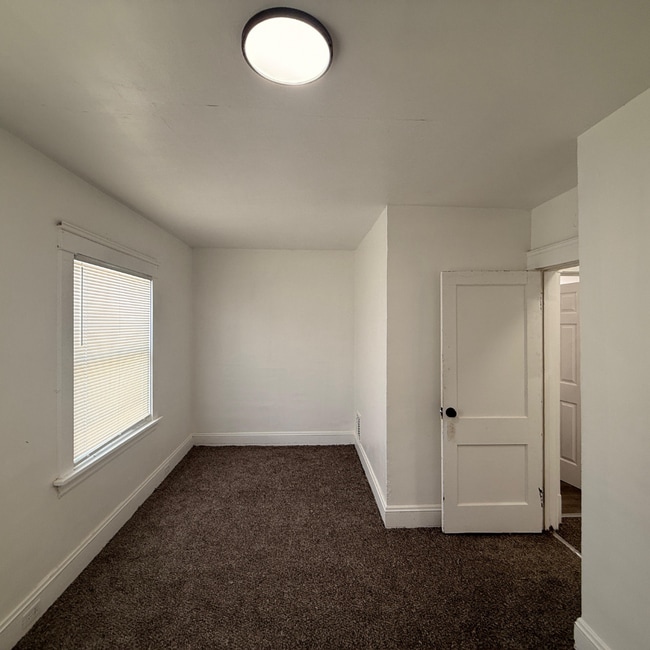 Building Photo - 14504 Ardenall Ave