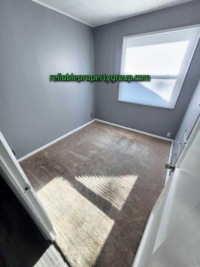 Building Photo - New Listing in the '05