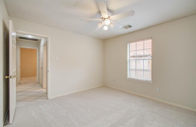 Building Photo - 16839 Willow Bend Ct
