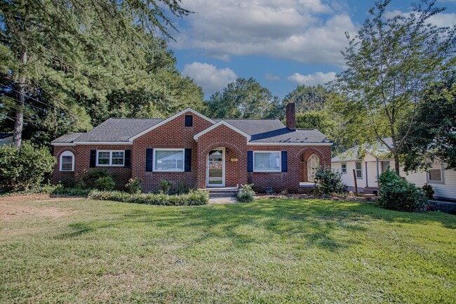 Primary Photo - 2 Bed Home in Williamston With Bonus Room