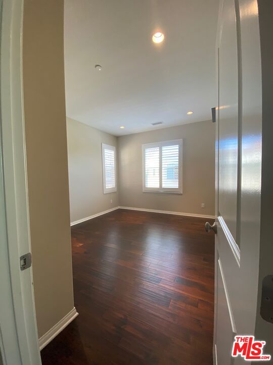 Building Photo - 51 Ivory Petal