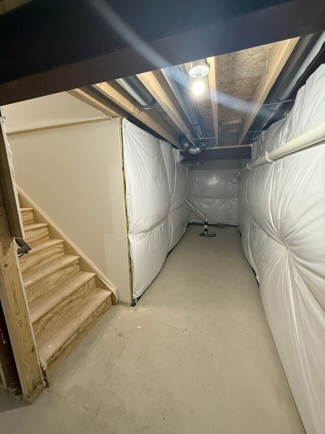 Building Photo - 65 Arthurian Way