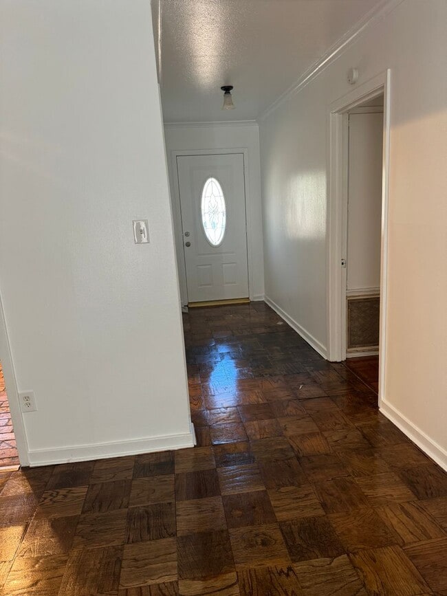 Building Photo - 5359 Jamaica Dr