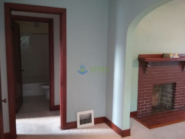 Building Photo - House for rent in the heart of Oakmont