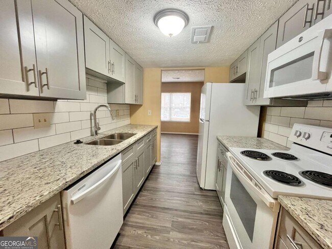 Building Photo - 6418 Meadow Rue Dr