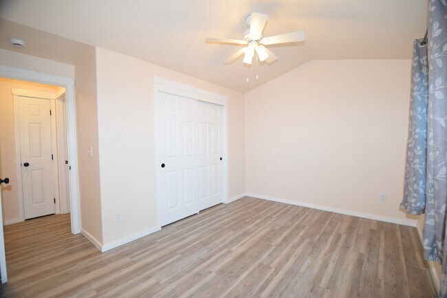 Building Photo - 18528 SW Mcclarey Dr
