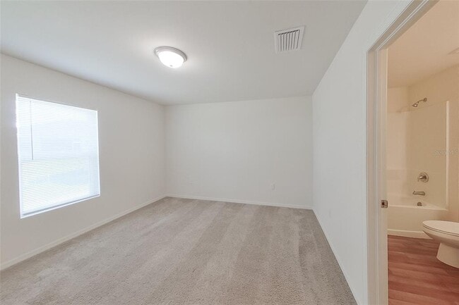 Building Photo - 1618 NE 36th St