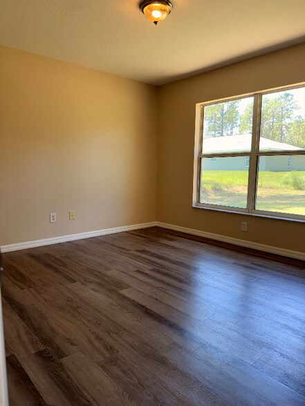 Building Photo - 7228 Everest Ave