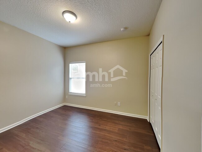 Building Photo - 700 Porto Cristo Ave