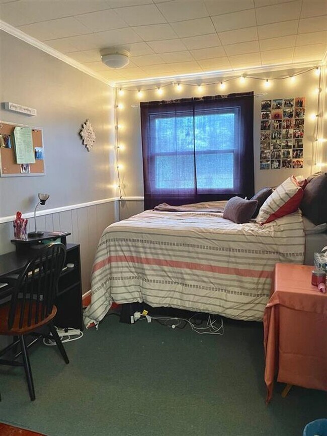 Building Photo - 416 S Eastside Dr