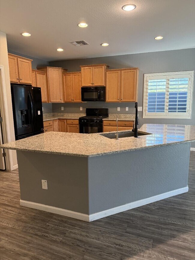 Building Photo - 3453 N San Marin Dr