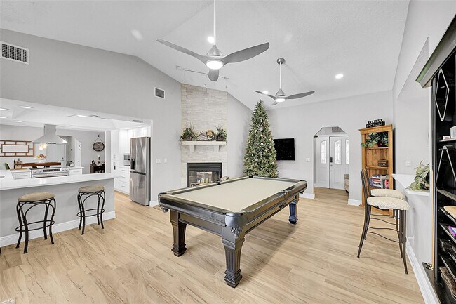 Building Photo - 8606 Arrowhead Dr