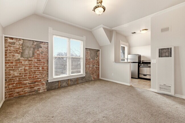 Building Photo - PRICE DROP!  Newly Renovated Studio Apt. in Classic Victorian Home in Baker District