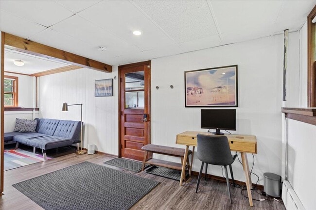 Building Photo - 275 Hillvale Rd