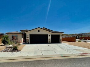 Building Photo - Beautiful Pet-Friendly Home in Hurricane
