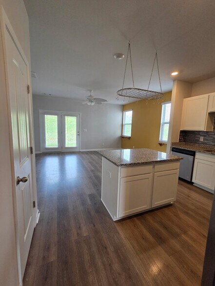 Building Photo - 219 Catherine Ln