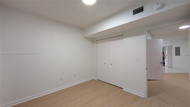 Building Photo - 350 S Miami Ave