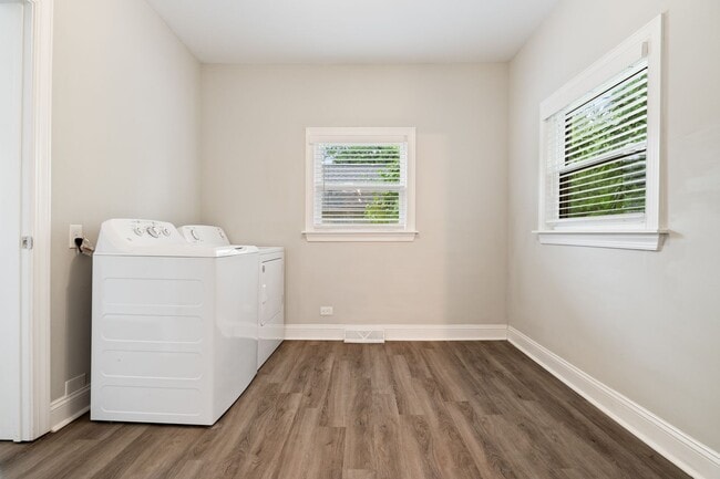 Building Photo - Recently Renovated 3BR Home Near Downtown Durham with Spacious Backyard! Available Now! Pet Frien...