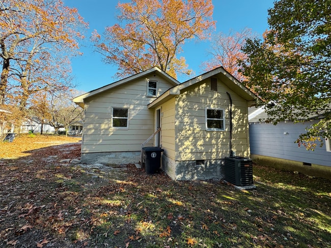 Building Photo - 3 Bedroom East Ridge House