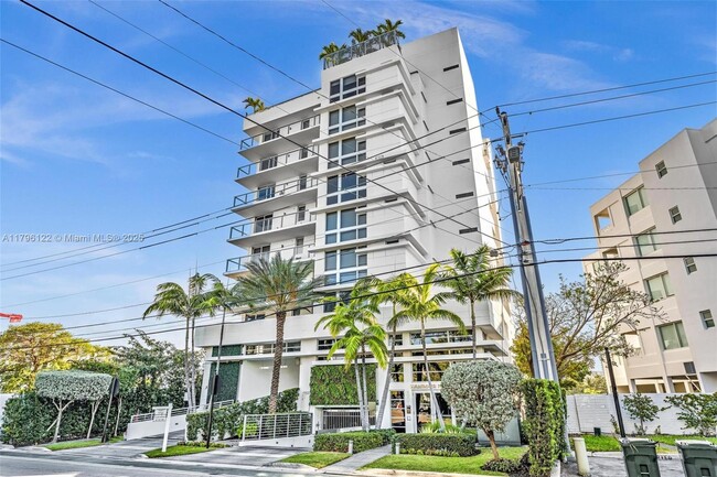 Building Photo - 9901 E Bay Harbor Dr