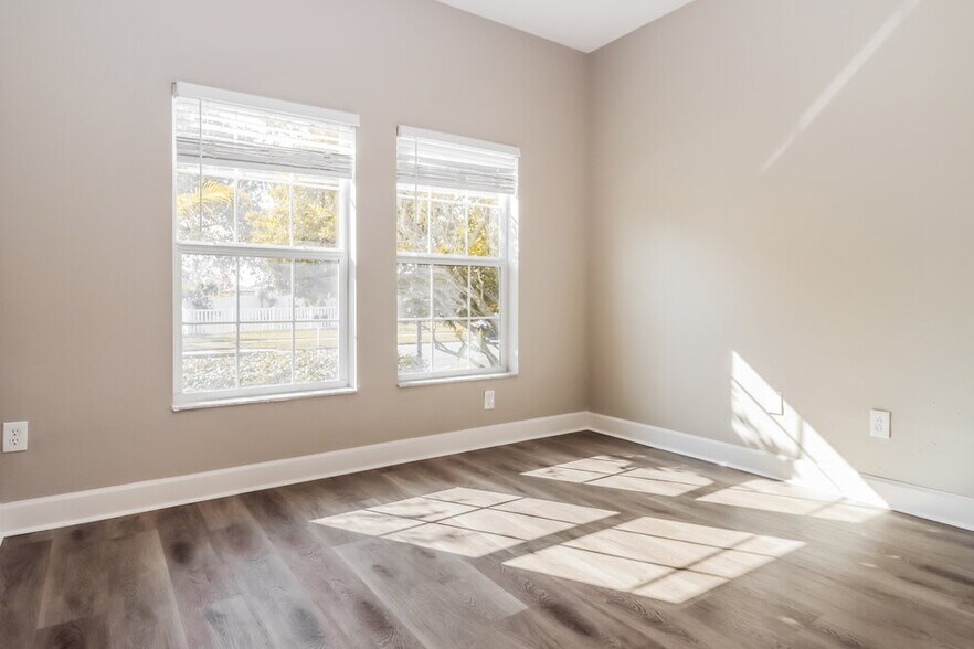 Building Photo - 919 Fern Leaf Dr