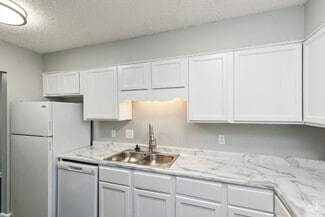 Building Photo - Meadow Glen Apartments