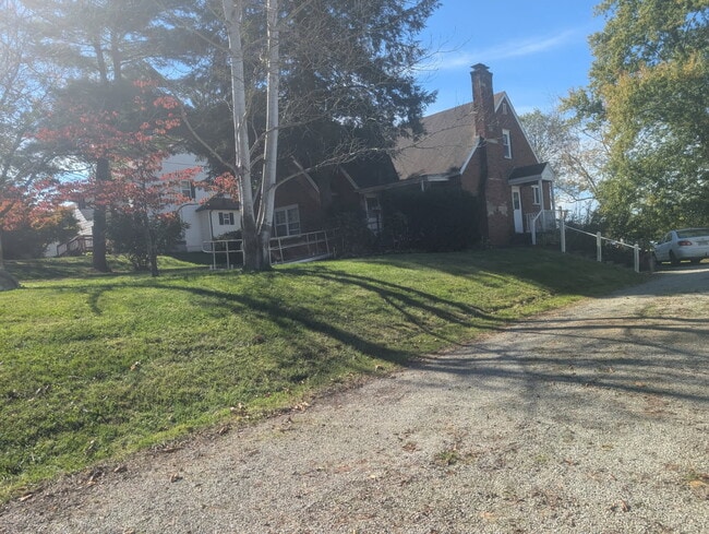 Building Photo - 771 Upper Fredericktown Rd