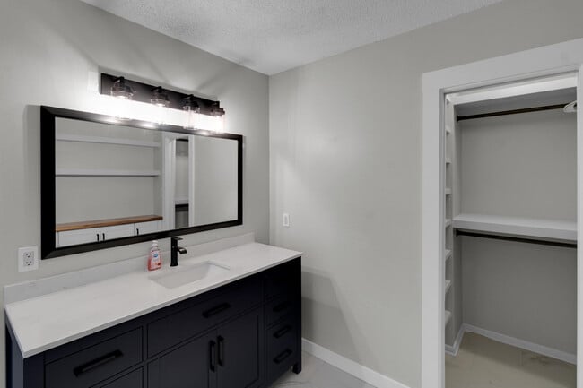 Building Photo - 300 Wildwood St