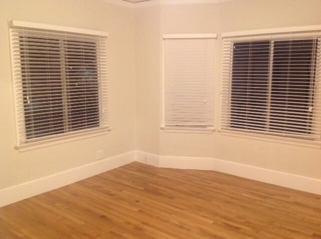 Building Photo - 3549 Lakeshore Ave