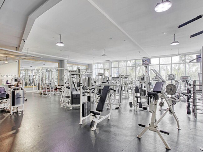 Building Photo - 1000 West Ave