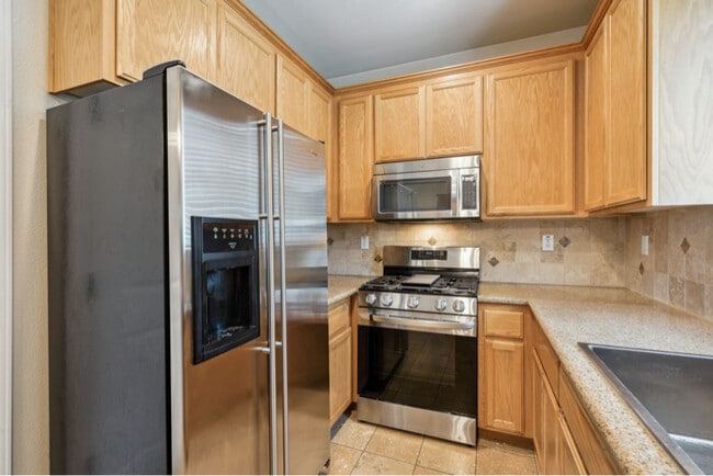 Building Photo - 3004 Portola Way