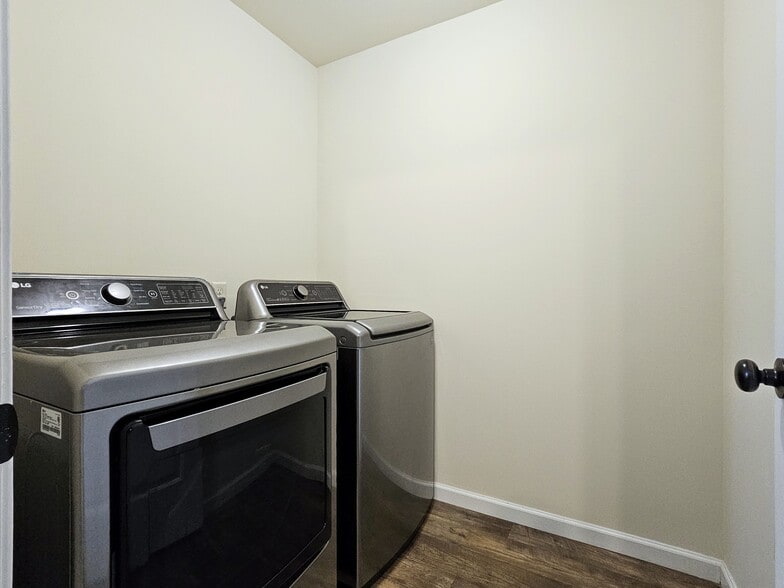 Building Photo - 625 Byler Cir