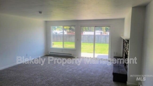 Building Photo - 2768 Siesta Ln