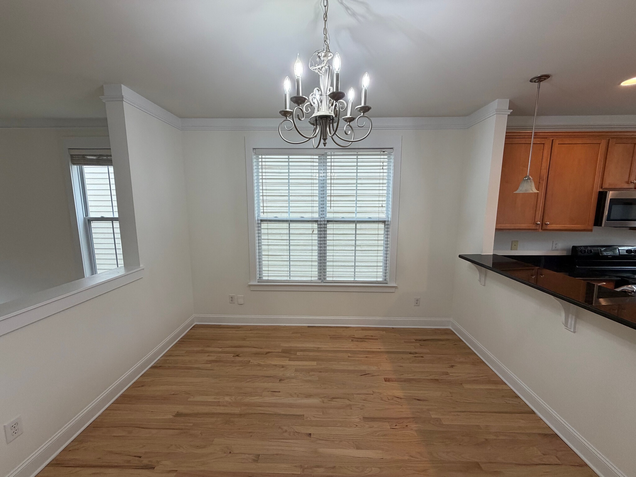 Building Photo - Room in House on Dubois Court